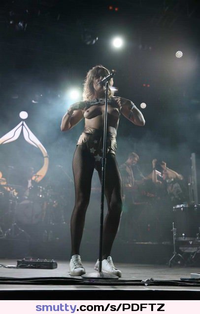 best scarlett images on pinterest booty latina and curvy women Tove Lo Flashing her Boobs While Performing at Coachella#celebtemple #celebrity #tits #nude #musician #flashing