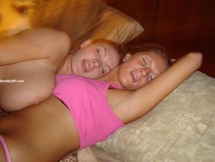An Image By Amberlynn: Motheranddaughter Onbed Agedifference Kissinglesbians Hairypussies